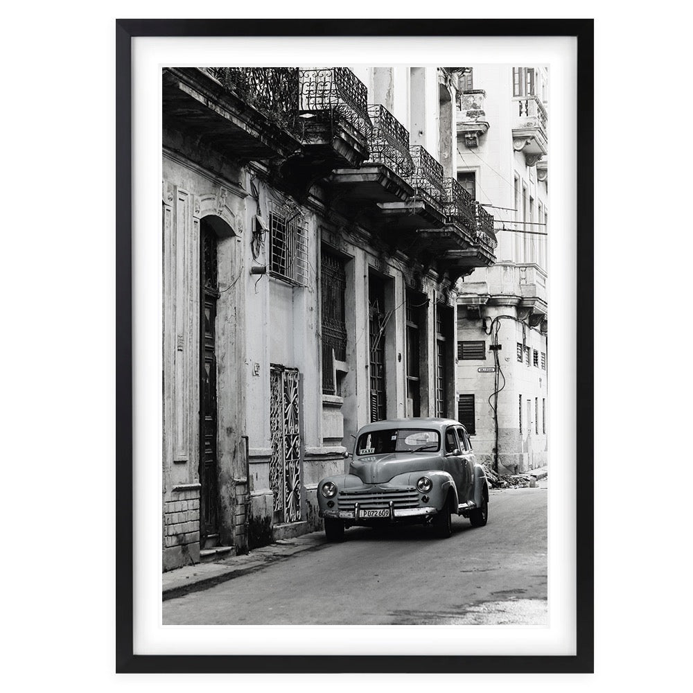 Wall Art's Taxi Cuba Large 105cm x 81cm Framed A1 Art Print